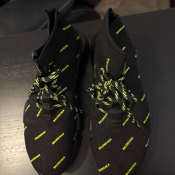 BALENCIAGA
SPEED HIGH TECH LOGO LACE-UP SNEAKERS IN YELLOW BLACK - Picture 4 of 4